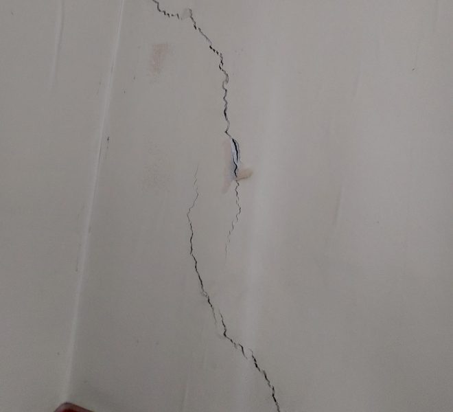 Cracking to wall